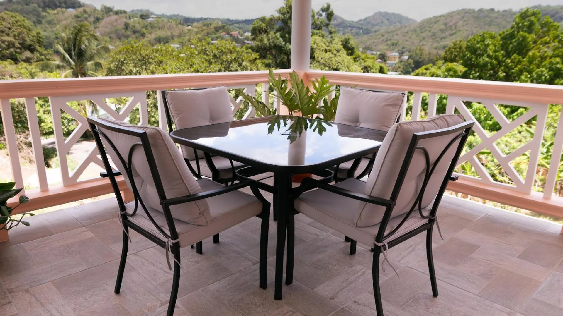 Bon Vivant Chateau Smart Apartment contacts
